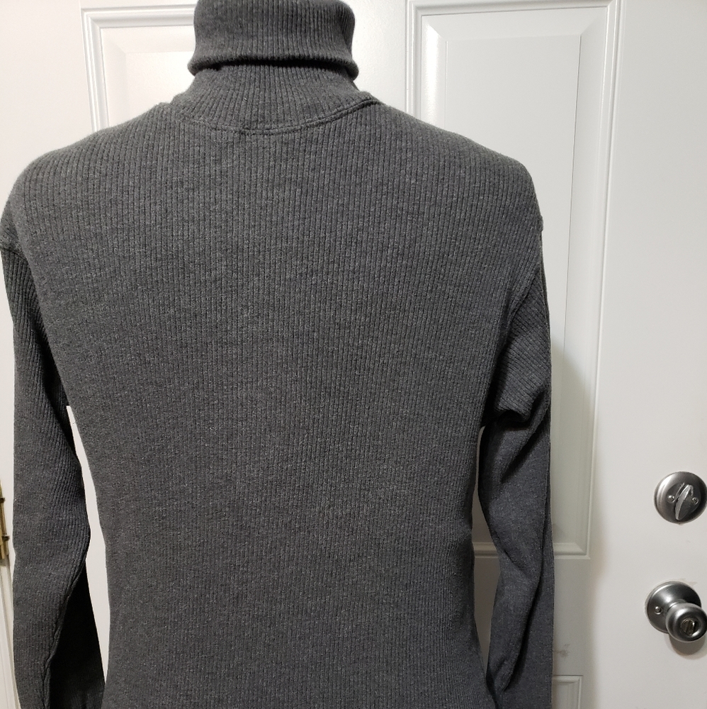 Perry Ellis turtleneck sweater size M